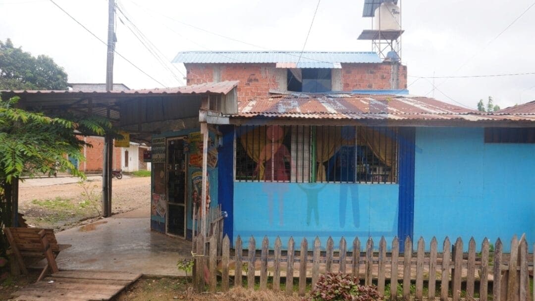 Casa en Esquina A 1 cuadra del chifa Panda y Av Miraflores. Pucallpa