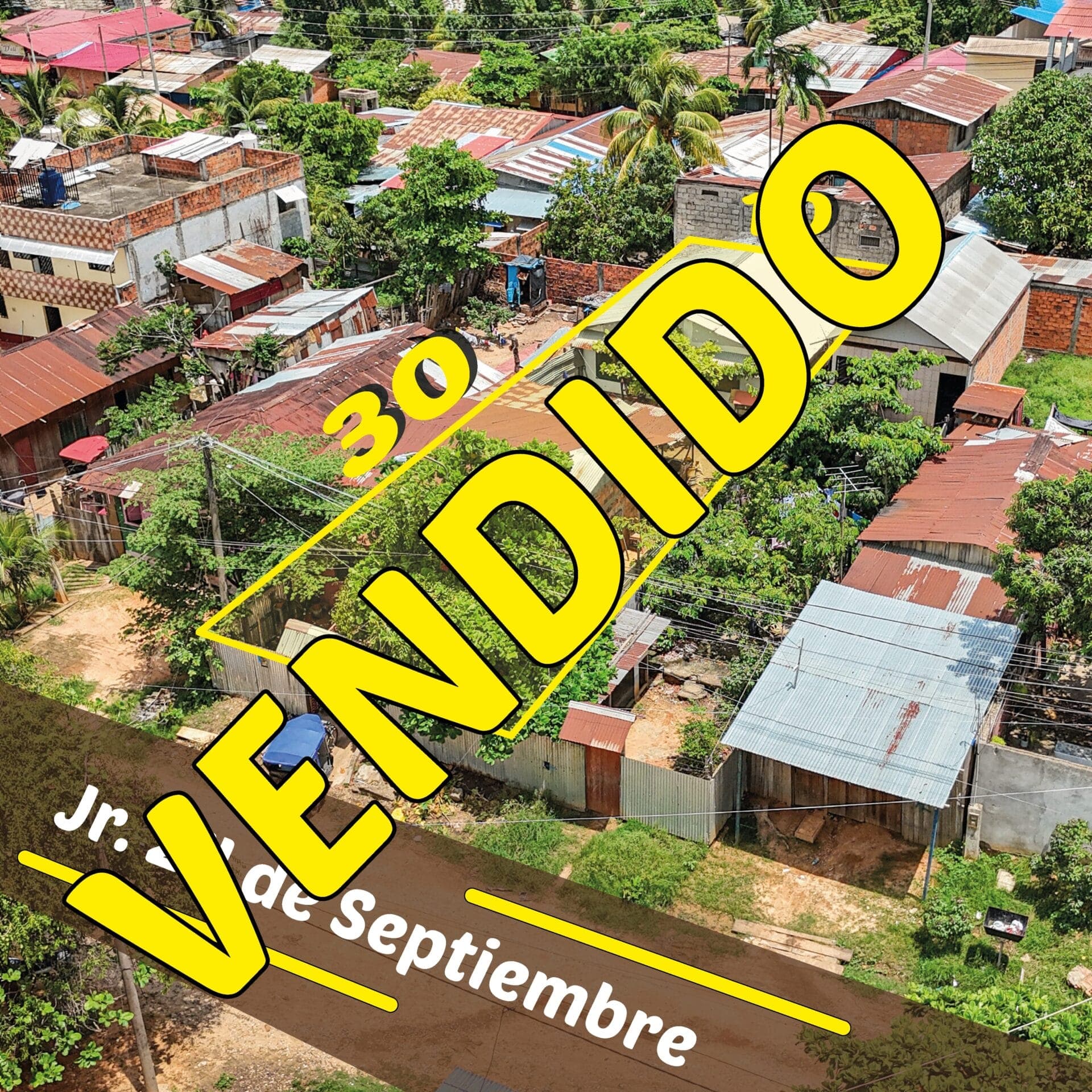 SE VENDE TERRENO DE 300 M2 CON CASA A 2 CDRS. DE LA AV. TUPAC