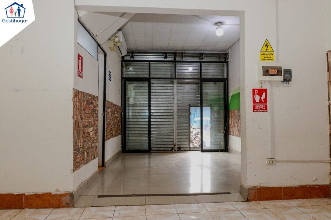 SE ALQUILA LOCAL PARA OFICINA, BARBERIA, ETC. AL COSTADO DE TOTTUS - PUCALLPA — foto 5