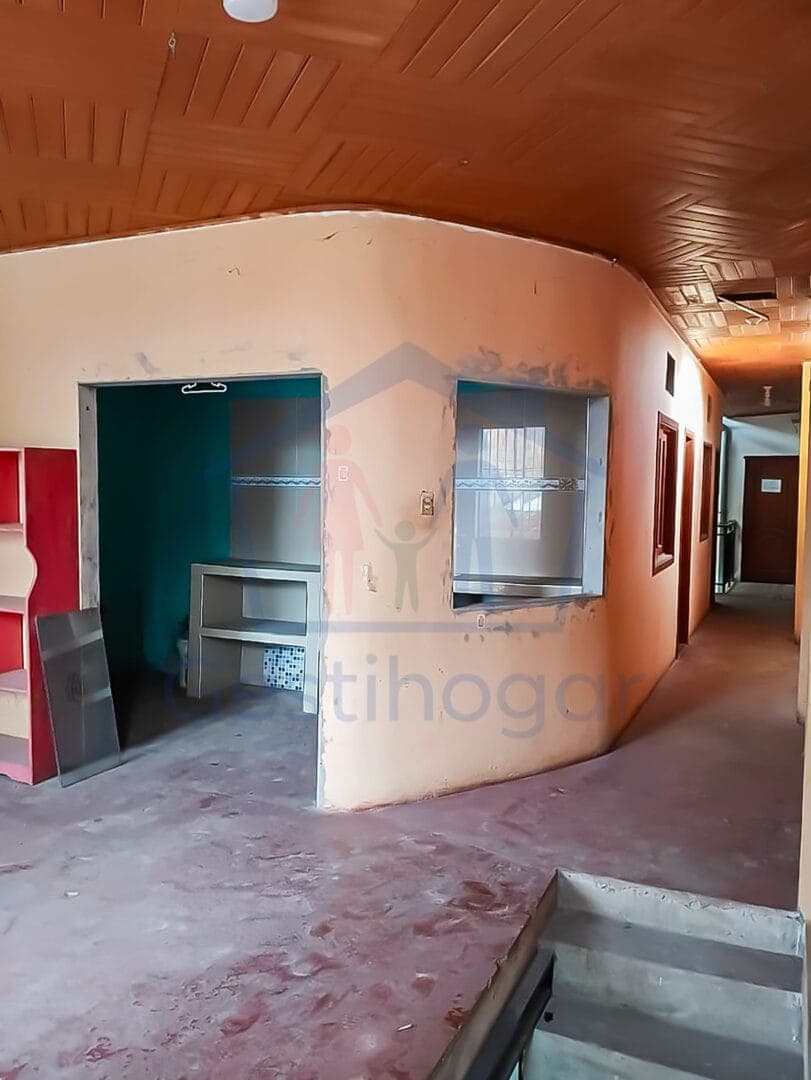 𝐒𝐄 𝐕𝐄𝐍𝐃𝐄 𝐂𝐀𝐒𝐀 𝐃𝐄 𝐌𝐀𝐓𝐄𝐑𝐈𝐀𝐋 𝐍𝐎𝐁𝐋𝐄 𝐃𝐄 𝟐 𝐏𝐈𝐒𝐎𝐒 𝐄𝐍 𝐋𝐀 𝐂𝐈𝐔𝐃𝐀𝐃 𝐃𝐄 𝐈𝐐𝐔𝐈𝐓𝐎𝐒