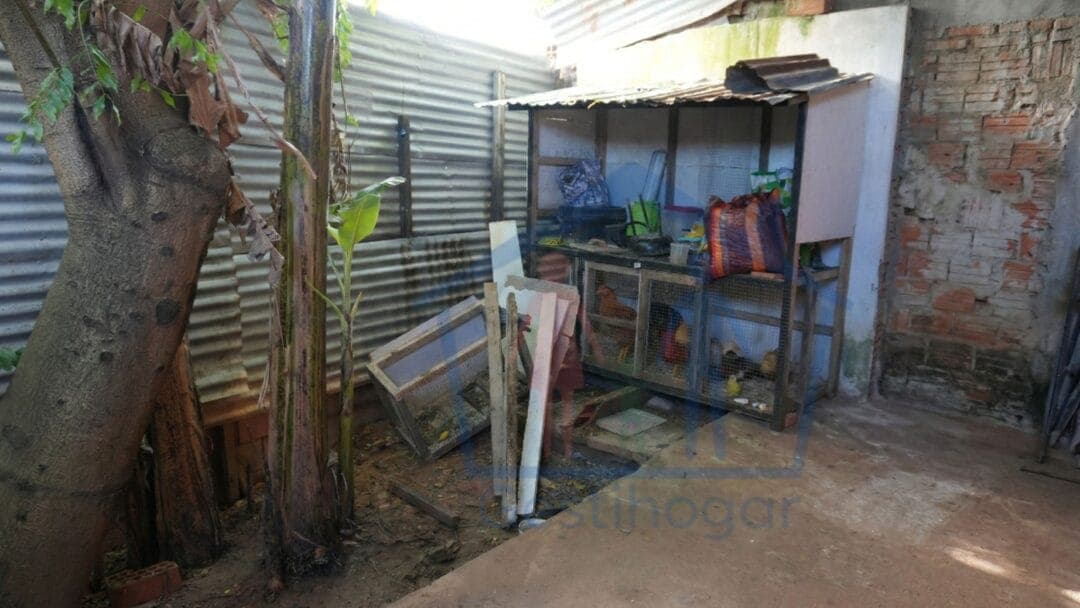 Casa en venta con losa lista para segunda planta — zona céntrica de Pucallpa — foto 5