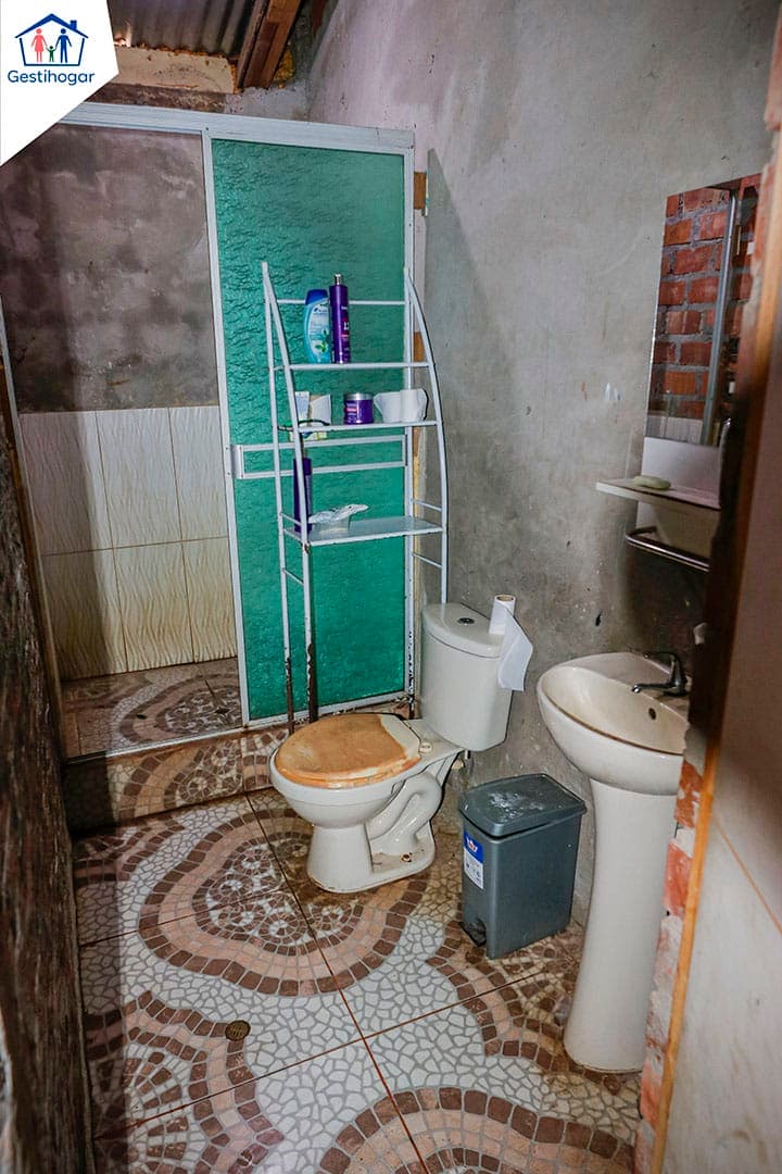 SE VENDE TERRENO DE 300 M2 CON CASA A 2 CDRS. DE LA AV. TUPAC — foto 2