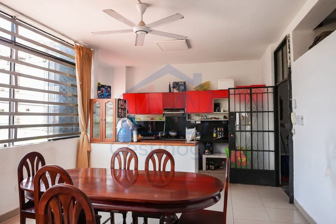 VENTA EDIFICIO DE 3 PISOS CON AZOTEA Y LOCAL COMERCIAL EN PUCALLPA. — foto 6