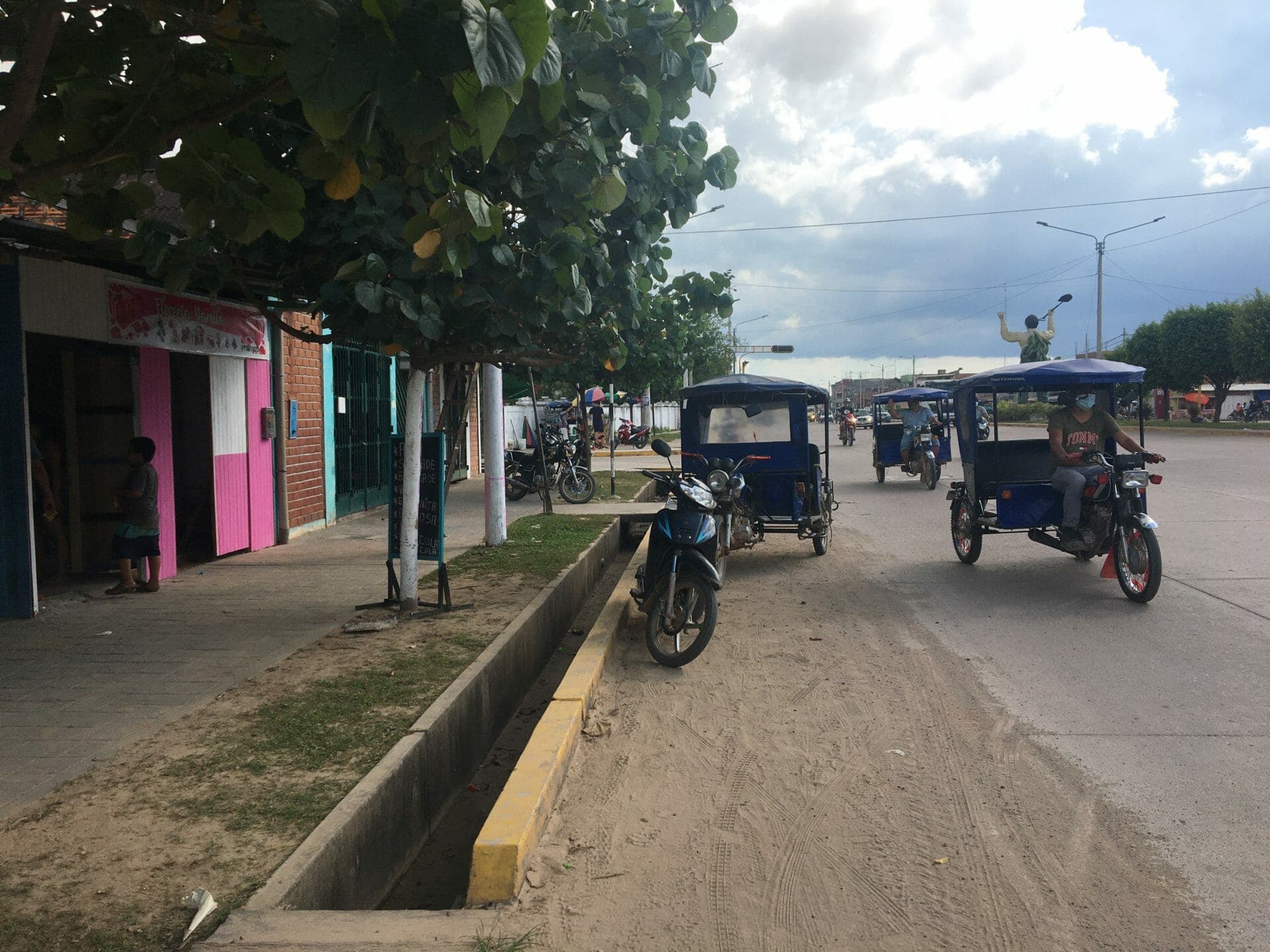SE VENDE TERRENO EN PUCALLPA (300 M2) — foto 4