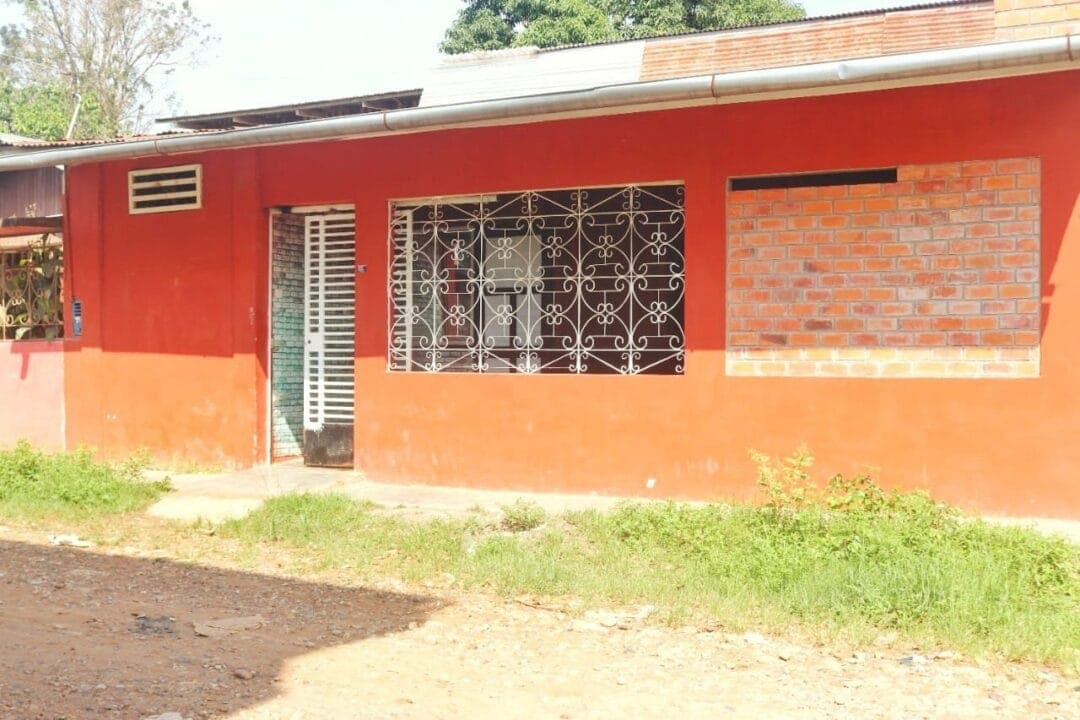 SE VENDE CASA EN PUCALLPA AV UNION