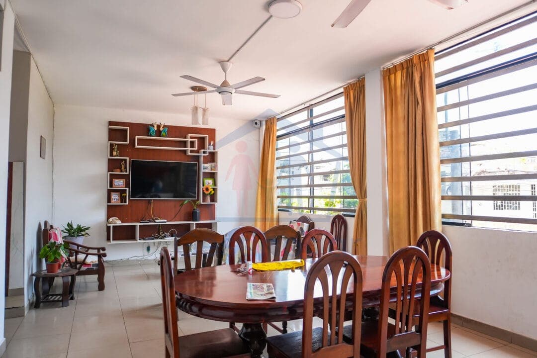 VENTA EDIFICIO DE 3 PISOS CON AZOTEA Y LOCAL COMERCIAL EN PUCALLPA. — foto 5