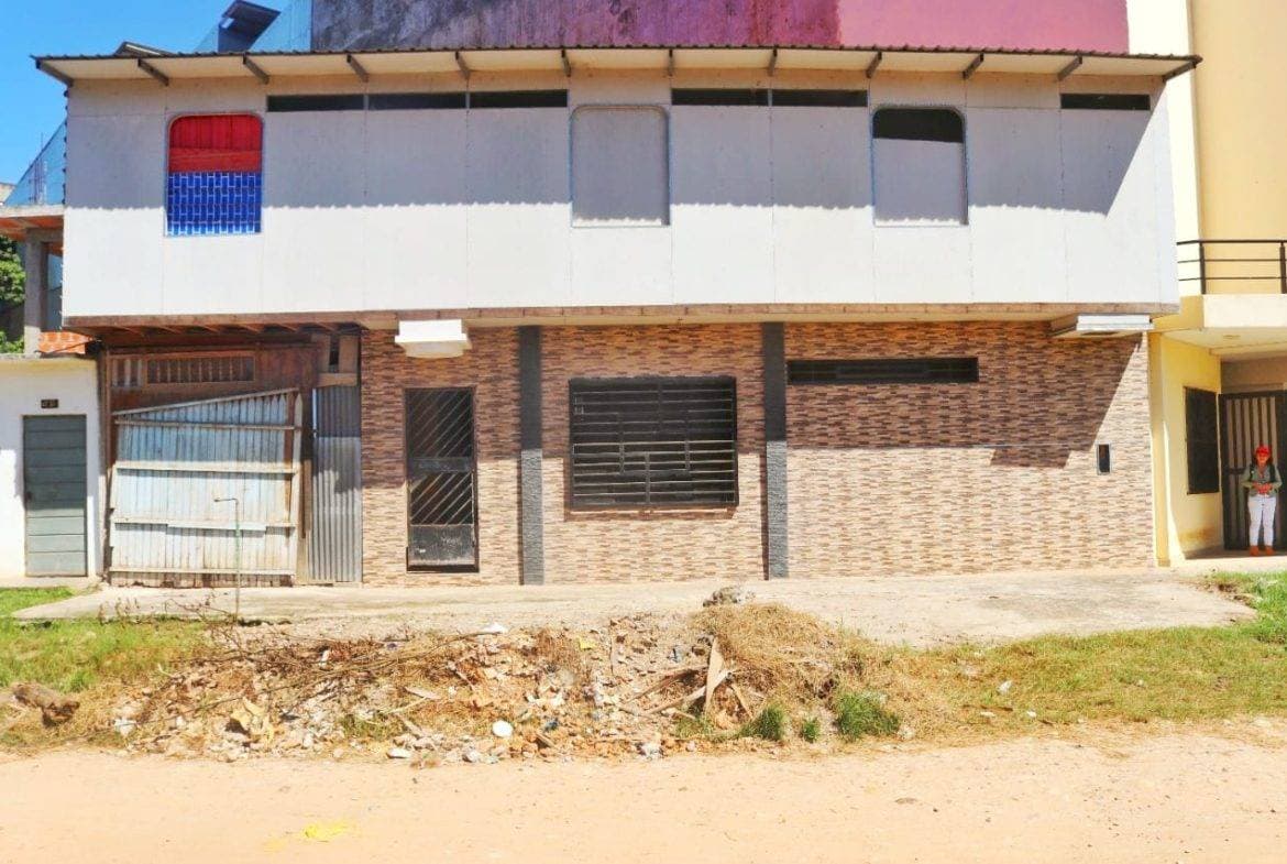 SE VENDE CASA CERCA A LA AV. YARINACOCHA — foto 2