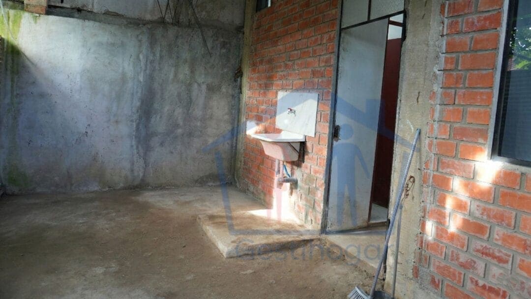 Casa en venta con losa lista para segunda planta — zona céntrica de Pucallpa — foto 6