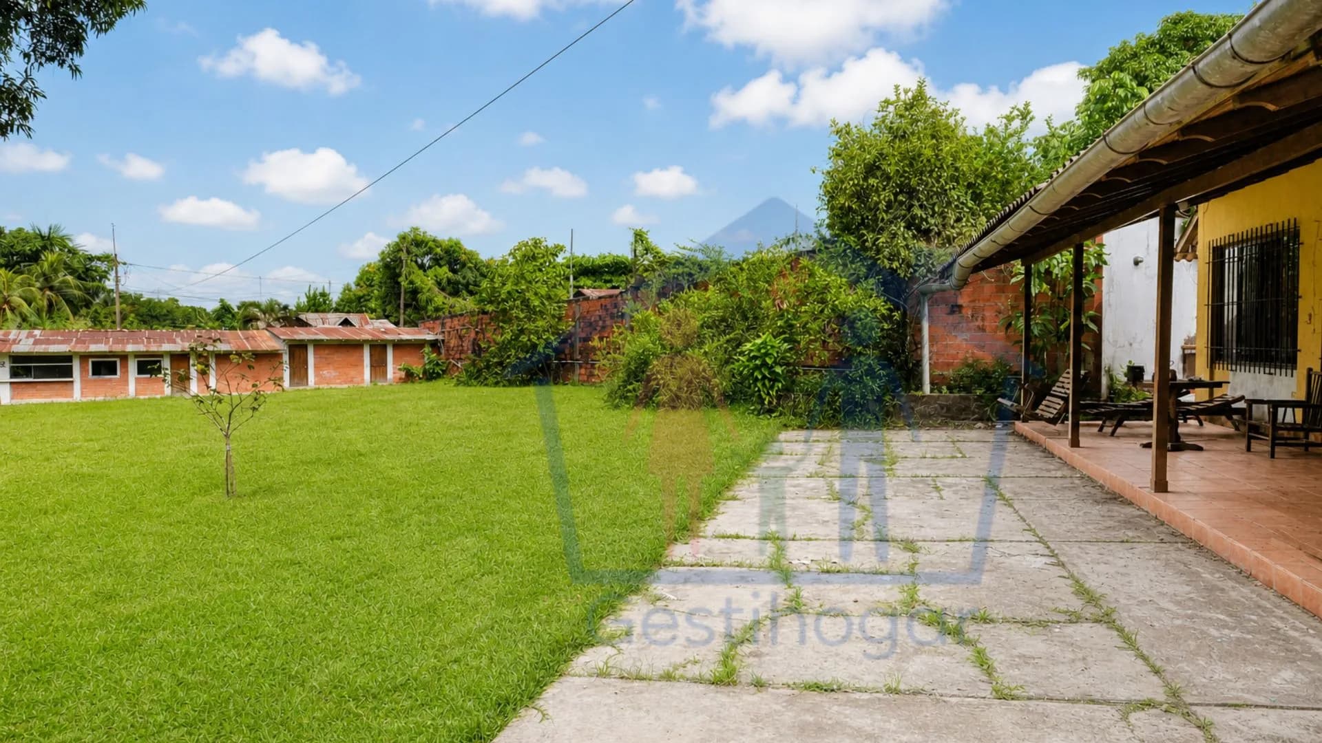 Terreno Esquina 2,950 m² en Yarinacocha · Doble Frente Comercial — foto 2