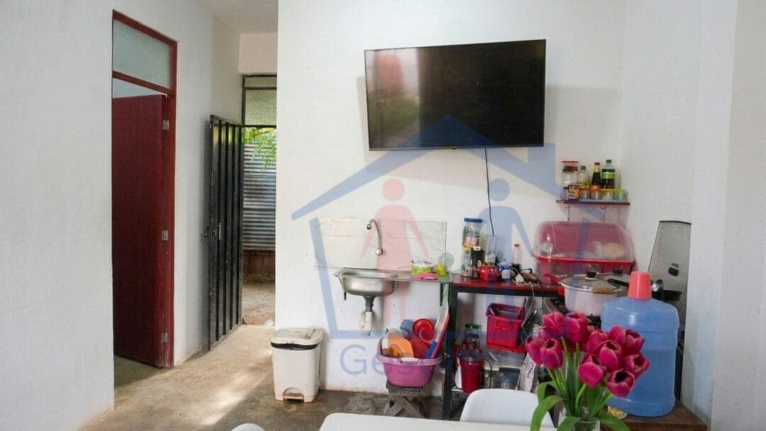 Casa en venta con losa lista para segunda planta — zona céntrica de Pucallpa — foto 12