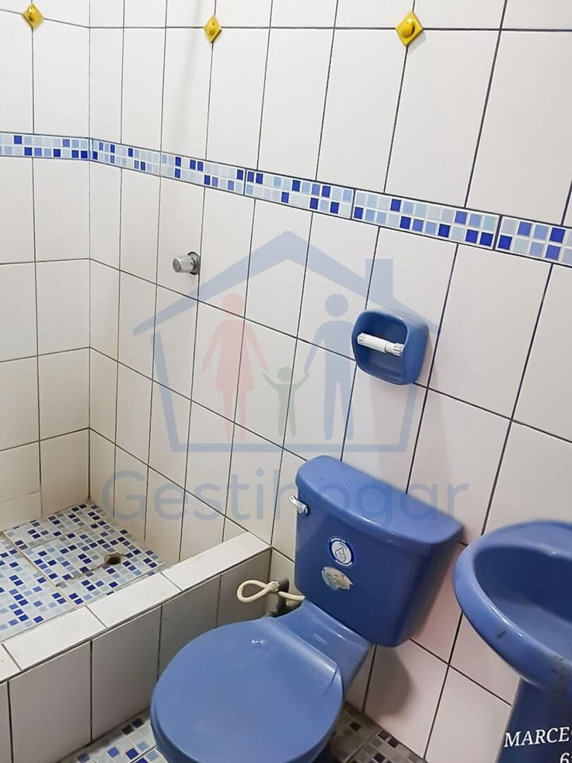 𝐒𝐄 𝐕𝐄𝐍𝐃𝐄 𝐂𝐀𝐒𝐀 𝐃𝐄 𝐌𝐀𝐓𝐄𝐑𝐈𝐀𝐋 𝐍𝐎𝐁𝐋𝐄 𝐃𝐄 𝟐 𝐏𝐈𝐒𝐎𝐒 𝐄𝐍 𝐋𝐀 𝐂𝐈𝐔𝐃𝐀𝐃 𝐃𝐄 𝐈𝐐𝐔𝐈𝐓𝐎𝐒 — foto 2