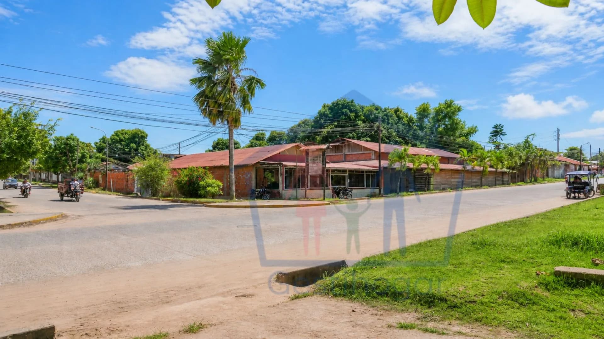 Terreno Esquina 2,950 m² en Yarinacocha · Doble Frente Comercial — foto 5