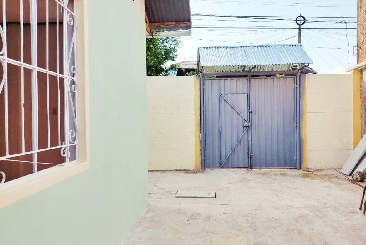 SE VENDE CASA CERCA A PARQUE, POR FONAVI — foto 2
