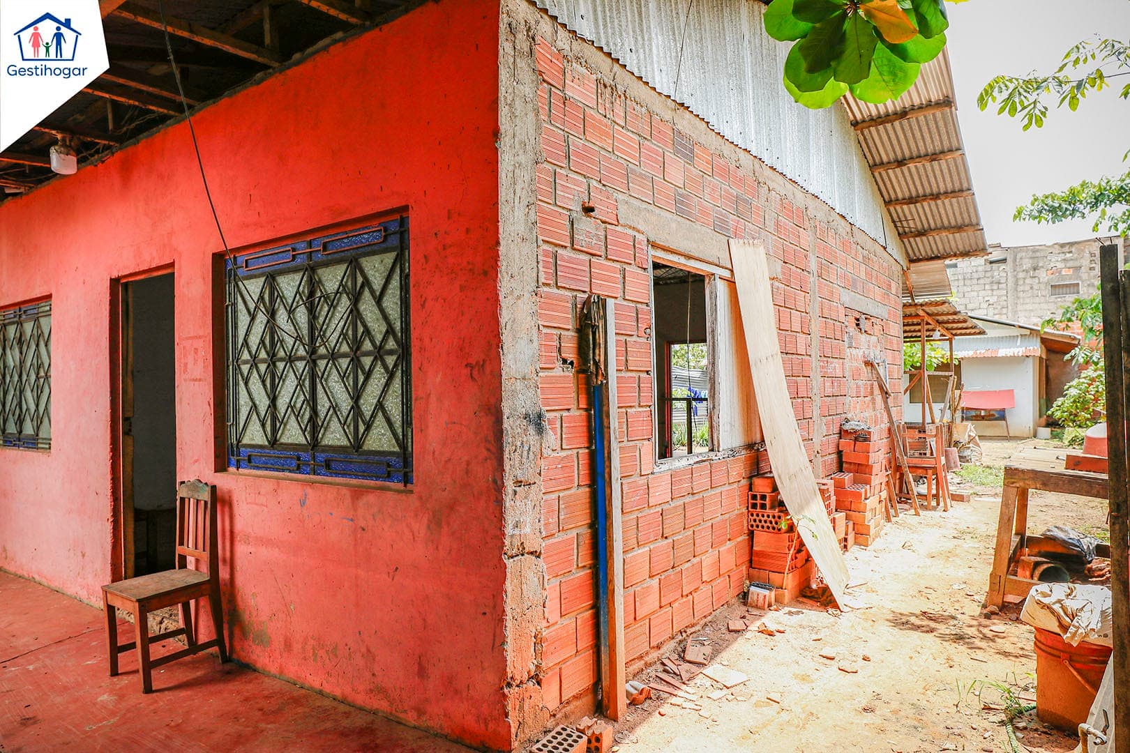 SE VENDE TERRENO DE 300 M2 CON CASA A 2 CDRS. DE LA AV. TUPAC — foto 4