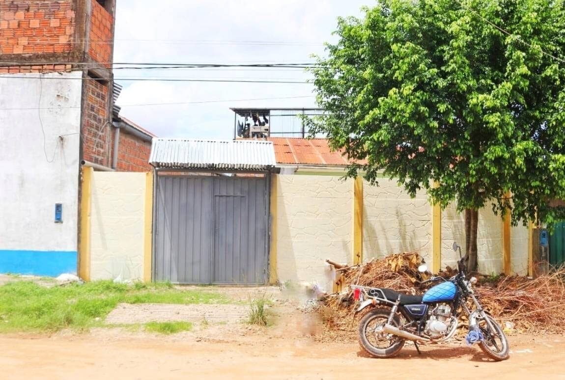 SE VENDE CASA CERCA A PARQUE, POR FONAVI